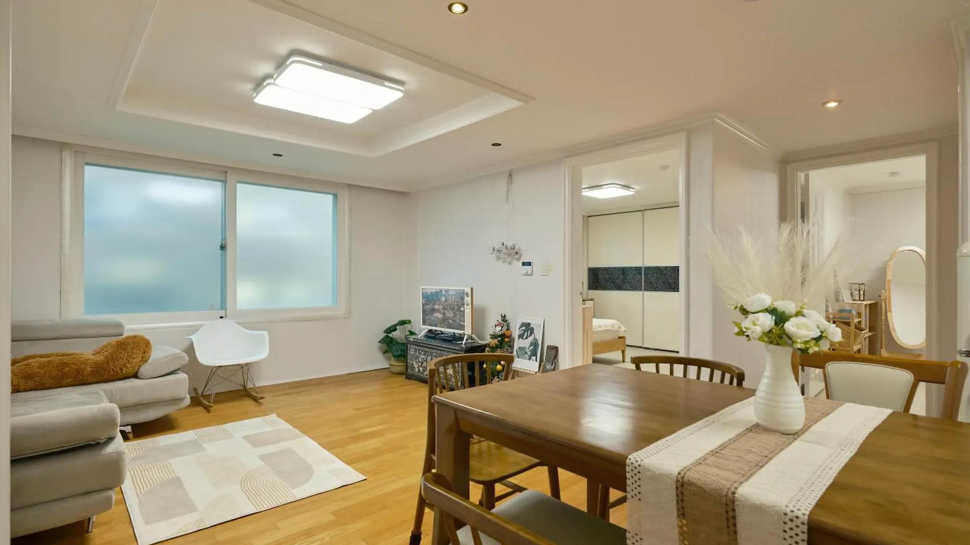 Plantree Filled With The Charm Of The East And The Atmosphere Of The West Soul Apartmán